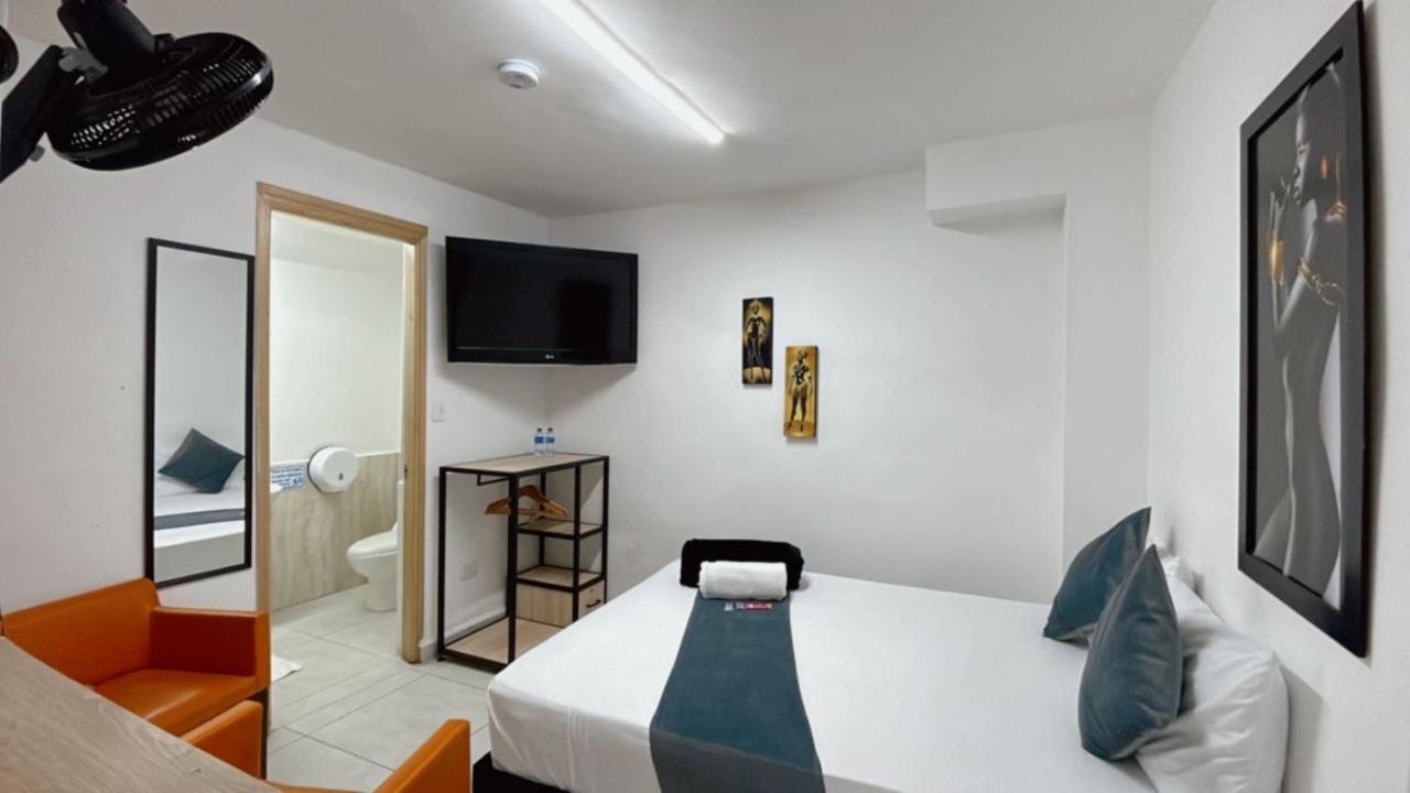 Lleras Place Hotel ميديلين المظهر الخارجي الصورة
